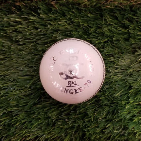 MC AVENGER 70 LEATHER BALL - MACHINE STITCHED