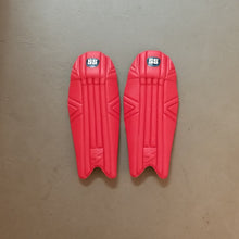  SS PLAYER SERIES WICKET KEEPING LEG GUARDS - RED