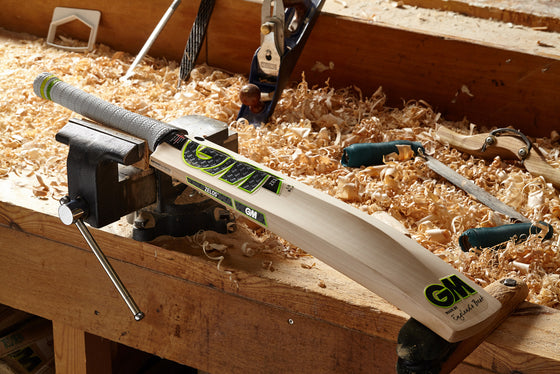 GM ZELOS L555 DXM - SENIOR CRICKET BAT - Monarch Cricket